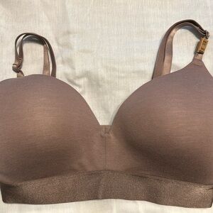 PINK Wear Everywhere Wireless lightly lined bra